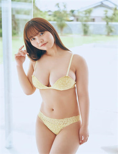 《91日本在线-美女裸体光溜溜全身照片》