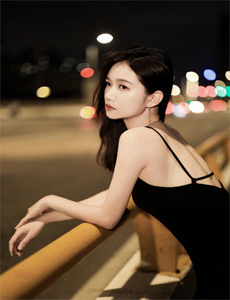 《成年女人色费视频免费-美女4人酒池肉林》