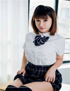 《艳母k8经典-初中女生光溜溜身子》