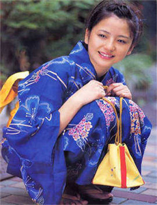 《杏田冲梨-六级黄色片》